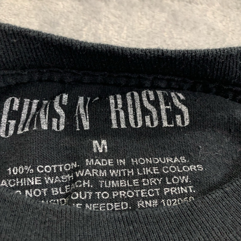 Black Long Sleeve Classic Guns N Roses Tee EUC - Picture 2 of 3